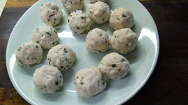 Vánoční polévka s rybími knedlíčky