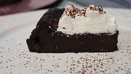 Čokoládový dortík se šlehačkou - Low Carb