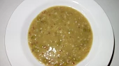Hrachová polévka "co dům dal"
