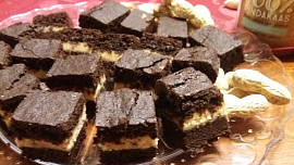 Kakaové brownies s arašídovým krémem