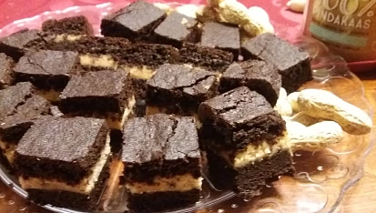 Kakaové brownies s arašídovým krémem