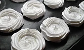Mini Pavlova se šlehačkou