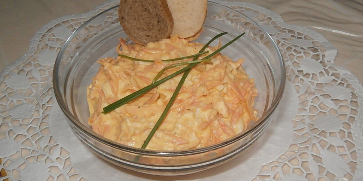 Mrkvový salát s vejci (hotový salát)