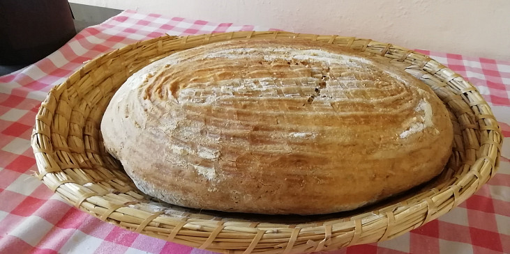 Obyčejný pšenično-žitný chléb s kynutím v chladničce