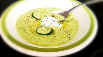 Avokádovo - okurková polévka