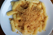Bramborové šišky s osmaženou strouhankou.