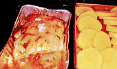 Bůček předem vařený a pečený, Masa jsem pekla pro sebe jen menší kousek, najednou společně s brambory