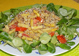 Fazolkový salát s lískovými oříšky