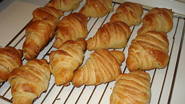 Jednoduché máslové croissanty