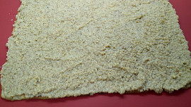 Ořechová roládka plněná ořechovým krémem