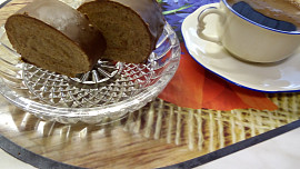 Ořechová roládka plněná ořechovým krémem