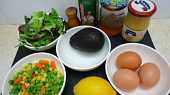 Salát s avokádem a vejci