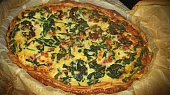 Špenátový quiche s kozím sýrem a sušenými rajčaty