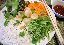 Vietnamský krevetový salát
