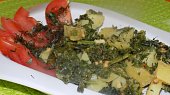 Bramborovo-kadeřávkový salát s arašídovým dresinkem