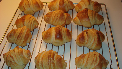 Jednoduché máslové croissanty