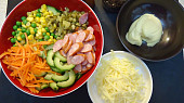 Klobáskový pikantní salát