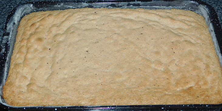 Ořechové řezy s máslovým krémem