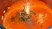 Rajčatová polévka s tofu