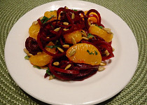 Salát ze syrové červené řepy s mandarinkami