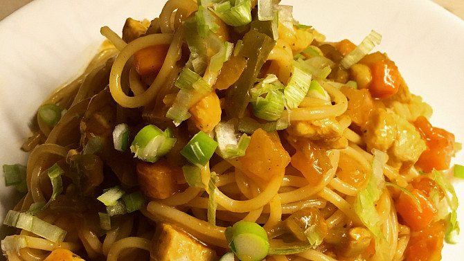Špagety se zeleninou a kuřecím masem, Špagety se zeleninou a kuřecím masem