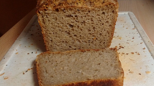 Celožitný kváskový chléb