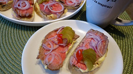 Ciabatta s  flank steakem à la roastbeef