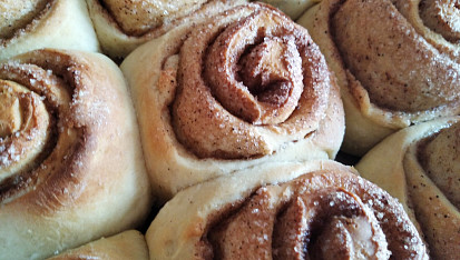 Měkké skořicové šneky (Cinnamon rolls)