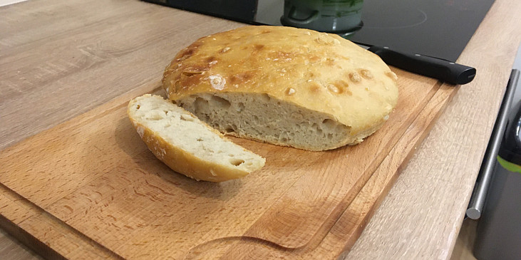 Domácí chléb bez hnětení (Tak takový chléb se peče doma, u mé dcera, takový…)