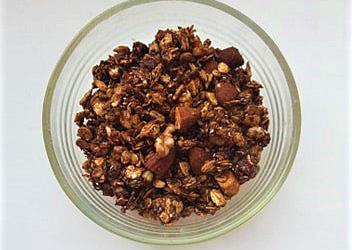 Domácí karamelová granola