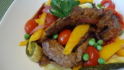 Flank steak se zeleninou