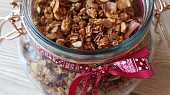 Granola i s čokoládovým proteinem