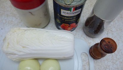 Polévka z pekingského zelí s rajčátky - aneb co dům dal