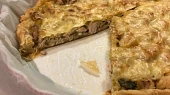 Pórkový quiche s kuřecím masem podle Eduarda, Rozkrojeno :) 