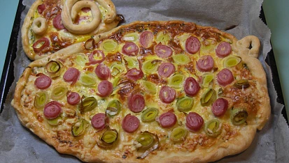 Slaný celozrnný koláč s pórkem a šunkou