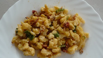 Spätzle s nivou a sušenými rajčaty