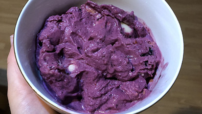 Blueberry acai bowl