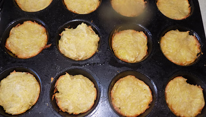 Bramborové muffiny s jogurtovou omáčkou