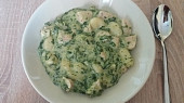 Gnocchi s kuřecím masem, špenátem a sýrovo-smetanovou omáčkou