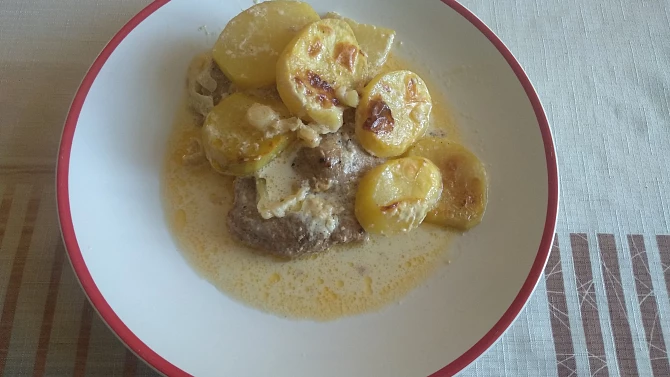 Námořnické brambory s krkovičkou
