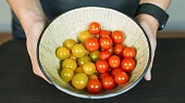 Pan con Tomate, čili konfitovaný česnek s pečenými rajčaty