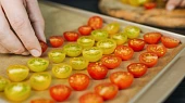 Pan con Tomate, čili konfitovaný česnek s pečenými rajčaty
