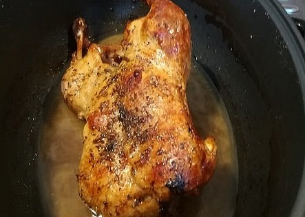 Pečená kachna se zelím a bramborovými knedlíky