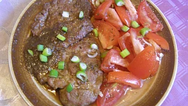 Plátky krkovičky na jablečném chutney (čatní)