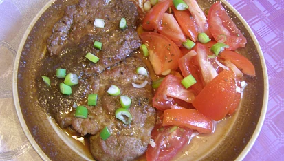 Plátky krkovičky na jablečném chutney (čatní)