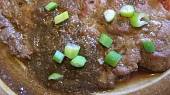 Plátky krkovičky na jablečném chutney (čatní)