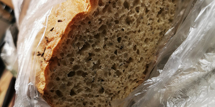 Špaldový chléb s chia