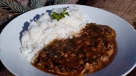 Vepřové na slanině s medvědím česnekem