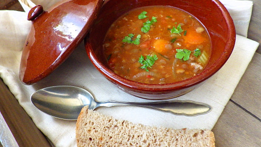 Bulharská čočková polévka
