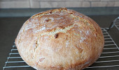 Domácí kmínový chleba (S piniovymi oříšky )